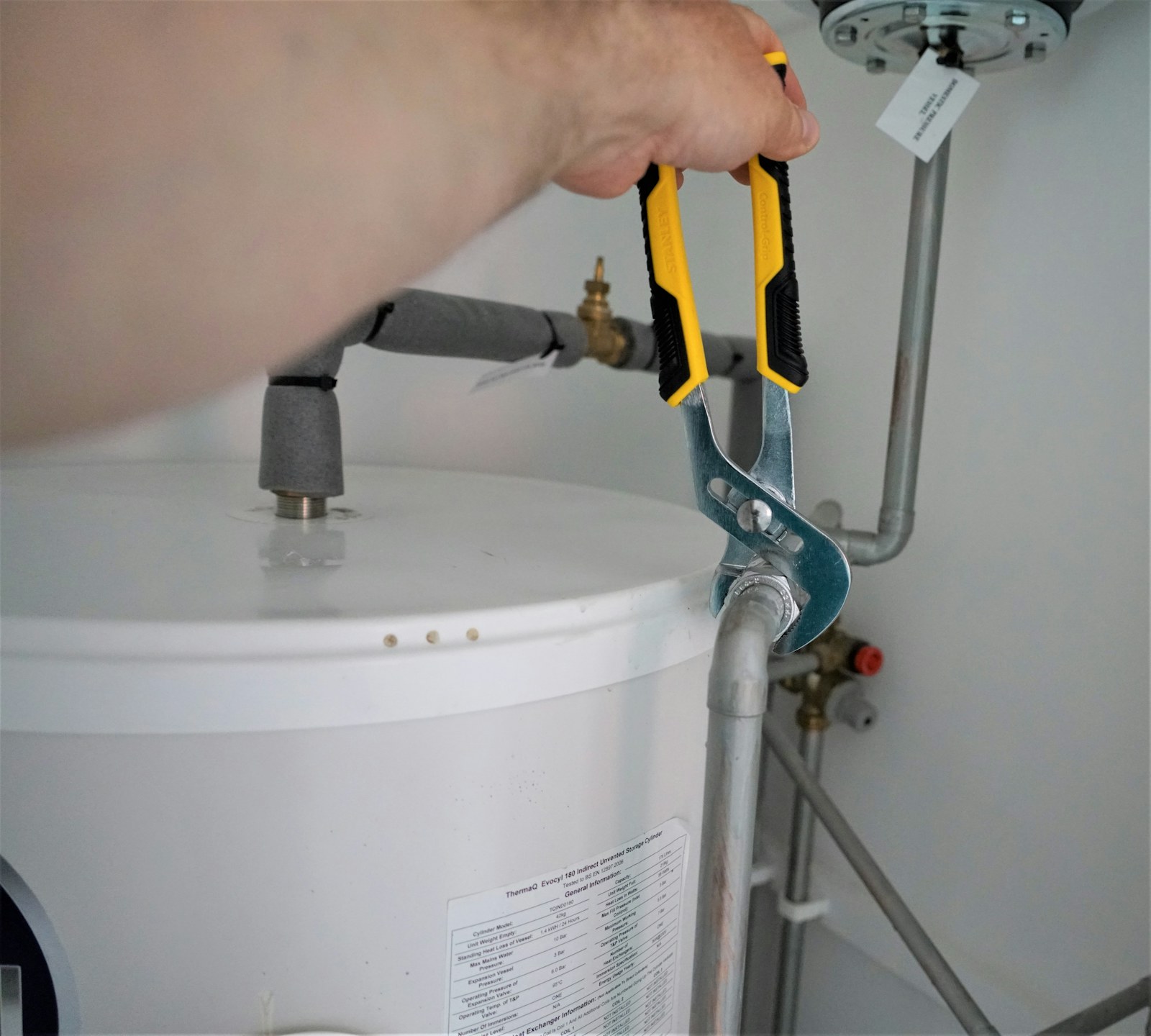 Modern household plumbing fixtures in a clean bathroom